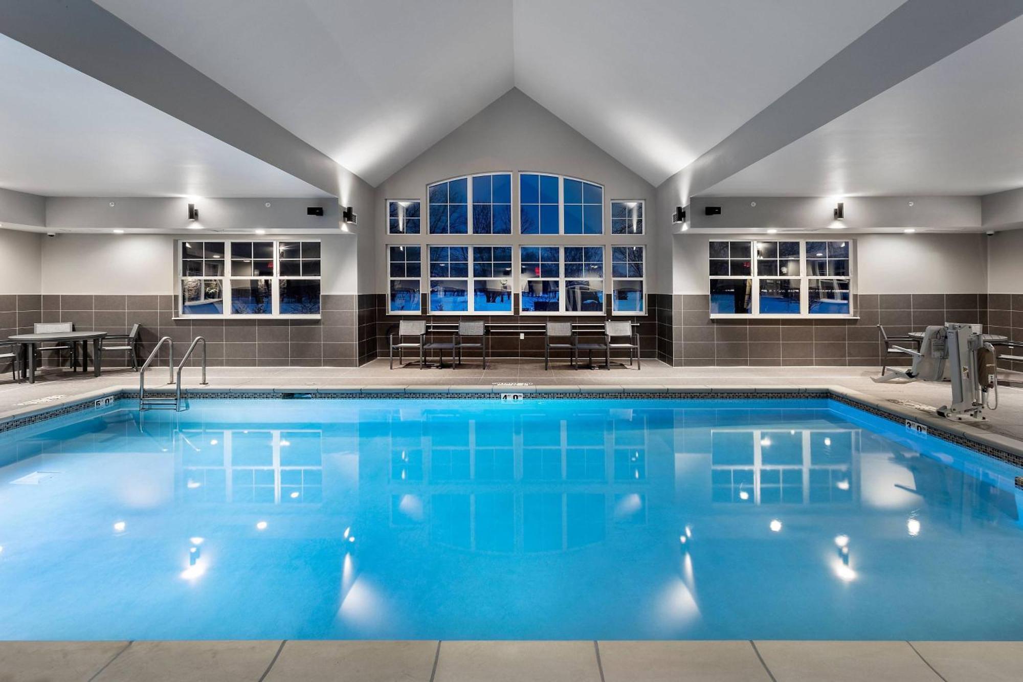Residence Inn By Marriott Milwaukee Брукфилд Экстерьер фото