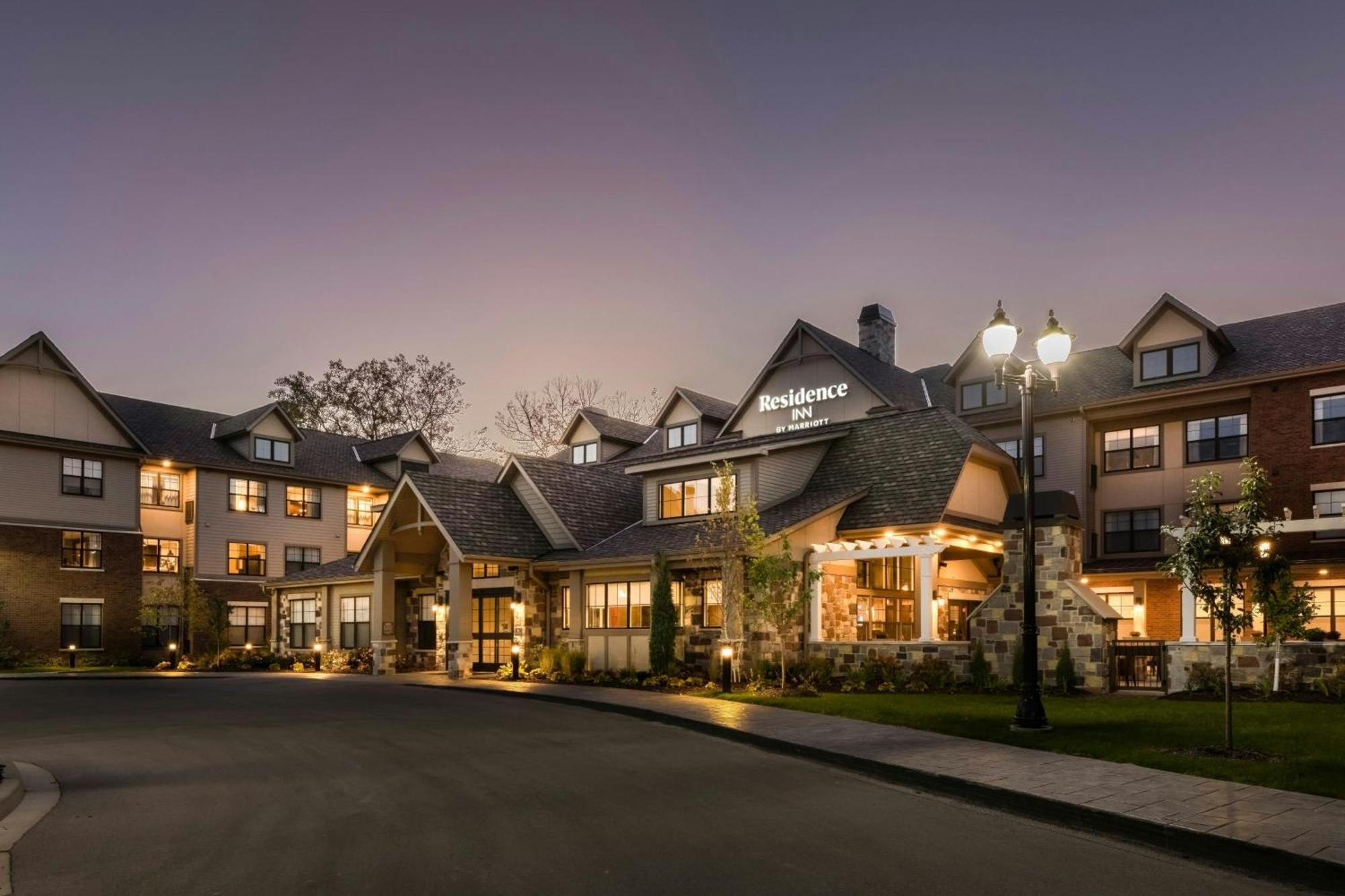 Residence Inn By Marriott Milwaukee Брукфилд Экстерьер фото
